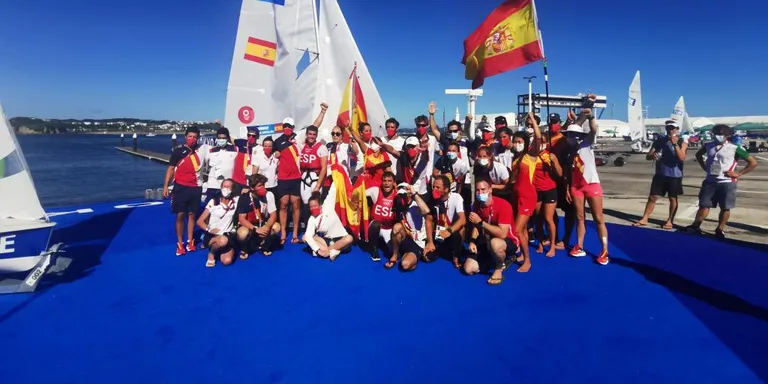 Jordi Xammar es penja la primera medalla catalana a Toquio