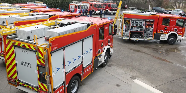 Desallotgen vuit persones per un incendi a un habitatge a Vic que ja està extingit
