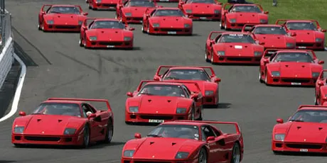 Concentració de Ferraris a l'Aeroport Pirineus-la Seu