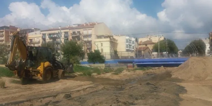 Comença el buidatge de la desembocadura de la riera