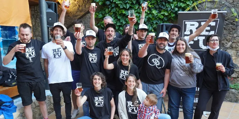 Es crea una cervesa artesana d'edició limitada amb motiu del 21è aniversari del restaurant Ca l'Amador de Josa de Cadí