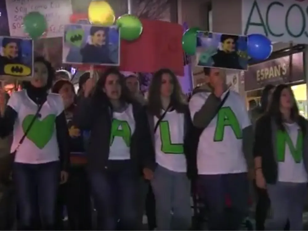 Un miler de rubinencs clamen contra el bullying i la transfòbia
