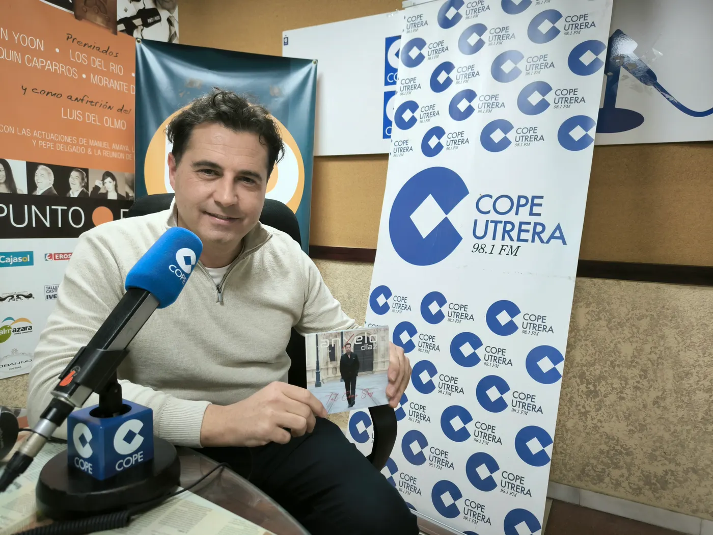 Anxelo Díaz presentó en COPE Utrera (98.1 FM) su disco 'Tal como soy'