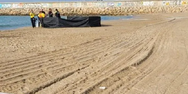 Les restes humanes trobades a la platja de Roda de Berà pertanyien a una nena de vuit mesos