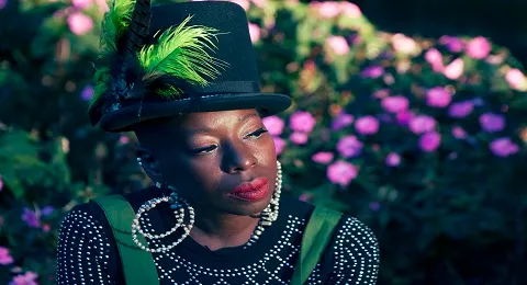 -LA CANTANTE SHIRLEY DAVIS Y LA BANDA THE SILVERBACKS ACTÚAN ESTE SÁBADO EN IRUN