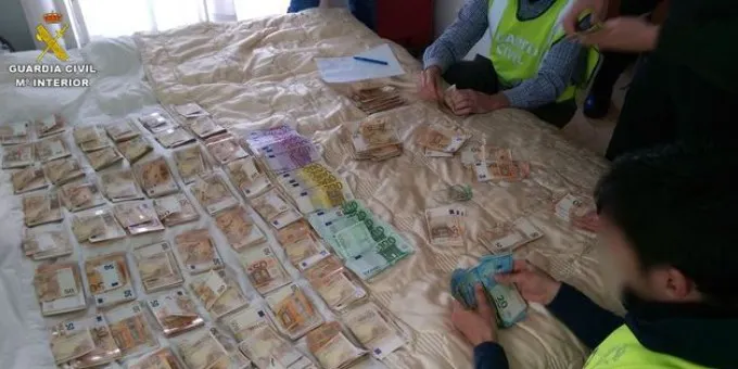 Un hotel de Pineda que no està en funcionament, entre les propietats confiscades per la Guàrdia Civil a una organització internacional de tràfic de cocaïna