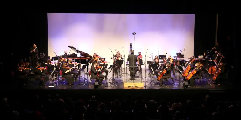 Tremp viu el "cant a l'esperança" de l'Orquestra Julià Carbonell en l'estrena del nou concert de Cap d'Any de l'IEI