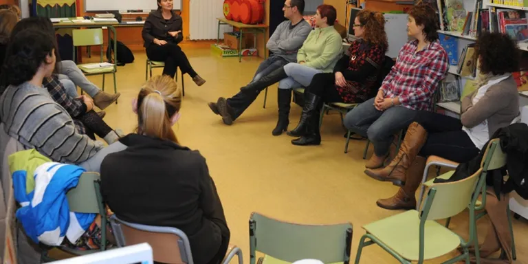 Encara queden places per participar en els cursos de formació de pares i mares