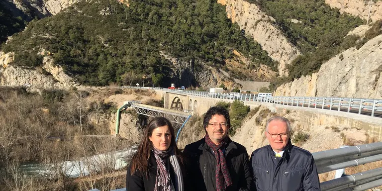 Completada la instal·lació dels nous sistemes de contenció al pont de Peramola, a la C-14