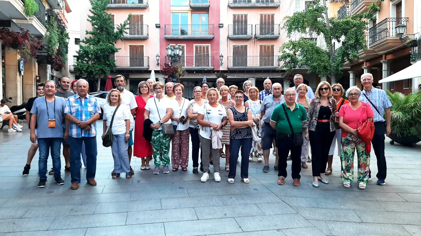 Mes de trenta membres del grup ‘Collita del 52’ fan la ruta dels espais de la Guerra Civil