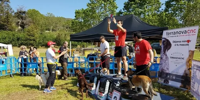50 parelles participen al primer Canicross dels dos Arenys