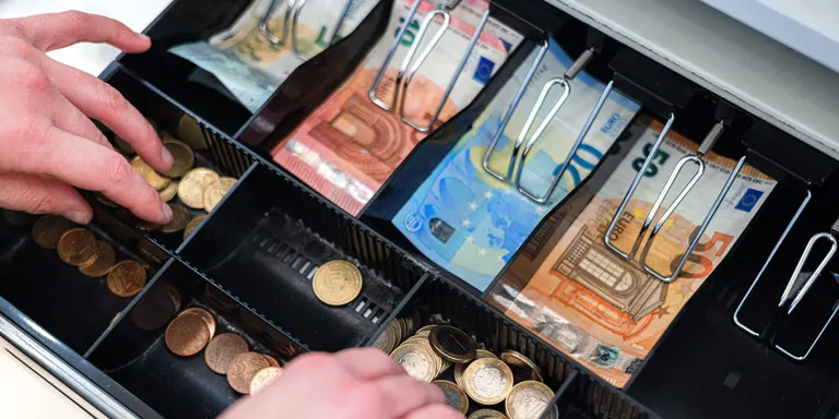 La inflació es manté estable a l'agost i continua en el 2,7% a l'Estat, segons l'indicador avançat