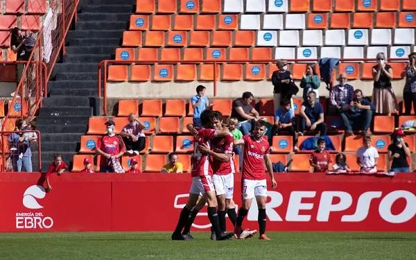 El Nàstic posa la cinquena marxa davant el Linares (3-1)
