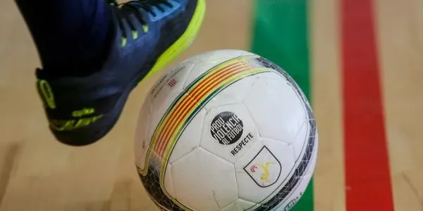La FCF i el col·lectiu arbitral convoquen vaga per aquest cap de setmana i suspenen tots els partits de futbol sala