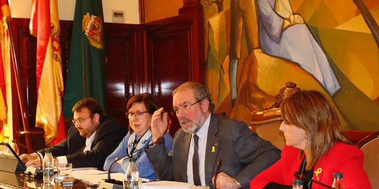 La Diputació de Lleida aprova demanar "l'apropament dels presos polítics en base al dret internacional"
