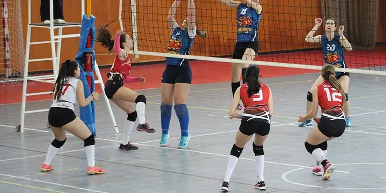 El Vòlei Rubí es complica la permanència