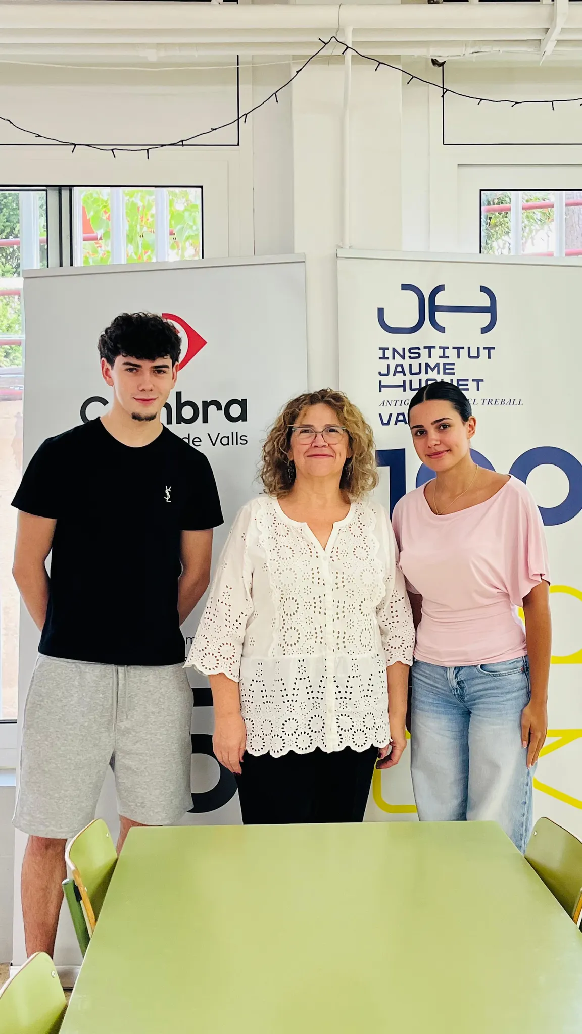 Alumnes i comerciants de Valls s’uneixen per transformar el comerç local
