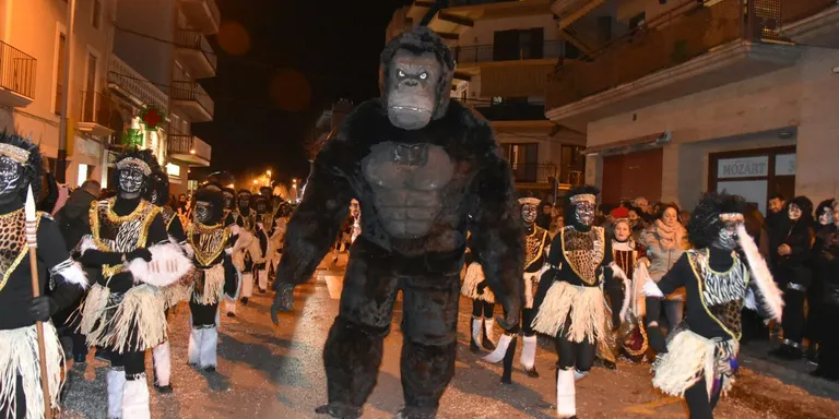 1.700 persones desfilaran durant les dues grans rues del Carnaval de Torredembarra