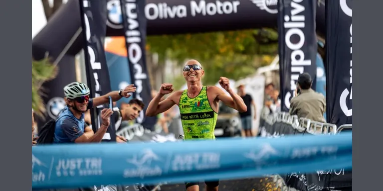 Jaume Leiva i Anna Vallverdú s’emporten la Triatló de Cambrils