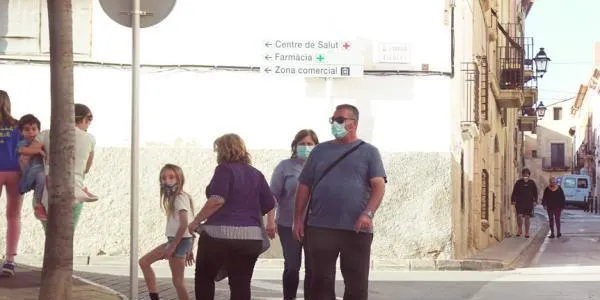 El 26 de juny deixa de ser obligatori l’ús de mascareta a l’exterior