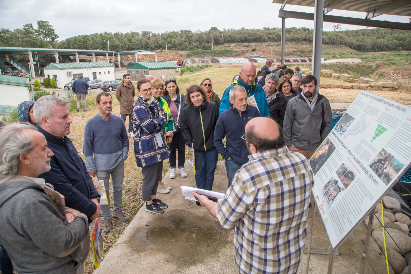 Tècnics i polítics gallecs visiten el Centre de Tractament de Residus del Solsonès