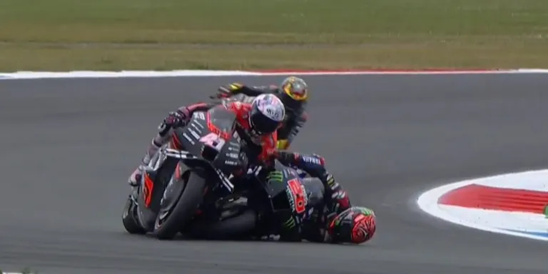 Maverick Viñales completa el podi d’una cursa de MotoGP accidentada