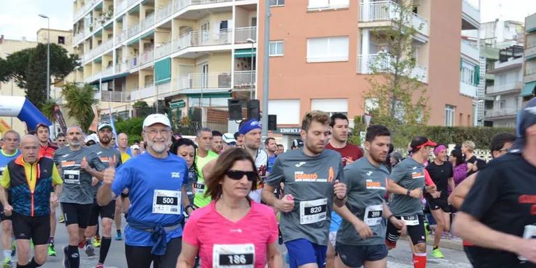 Èxit de la 8ena Mitja Marató Costa de Barcelona-Maresme amb un miler d'atletes