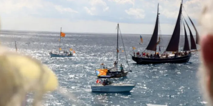 Una trentena d'embarcacions van sortir d'Arenys per participar a la Onada per la Independència