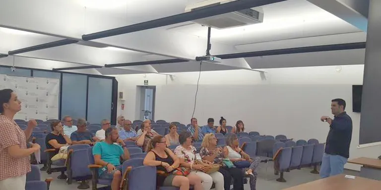 Presentació a les AAVV de Pineda del Pla Participatiu de Millores als Barris, dotat amb 420.000