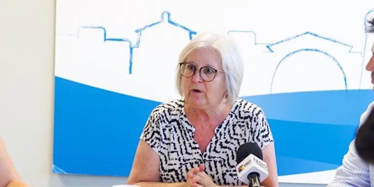 L'exalcaldessa de Cambrils, Camí Mendoza, es retira de la vida política
