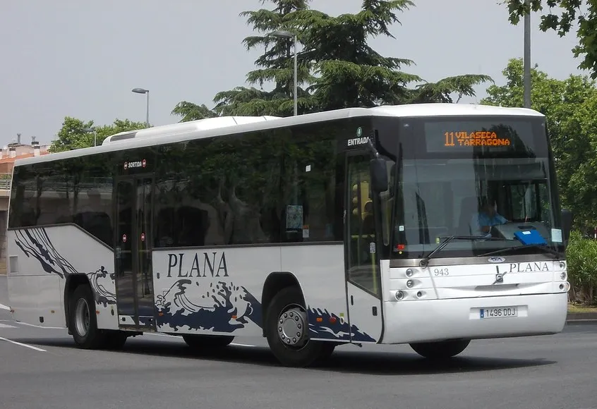 El desmuntatge del pont de la riera d’Alforja obliga a adaptar els horaris i recorreguts dels autobusos
