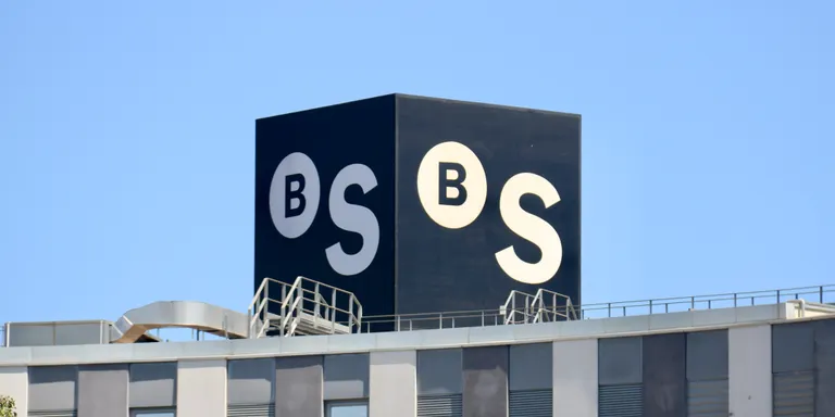 El BBVA decideix mantenir l'opa al Sabadell malgrat la venda de TSB i el macrodividend extraordinari