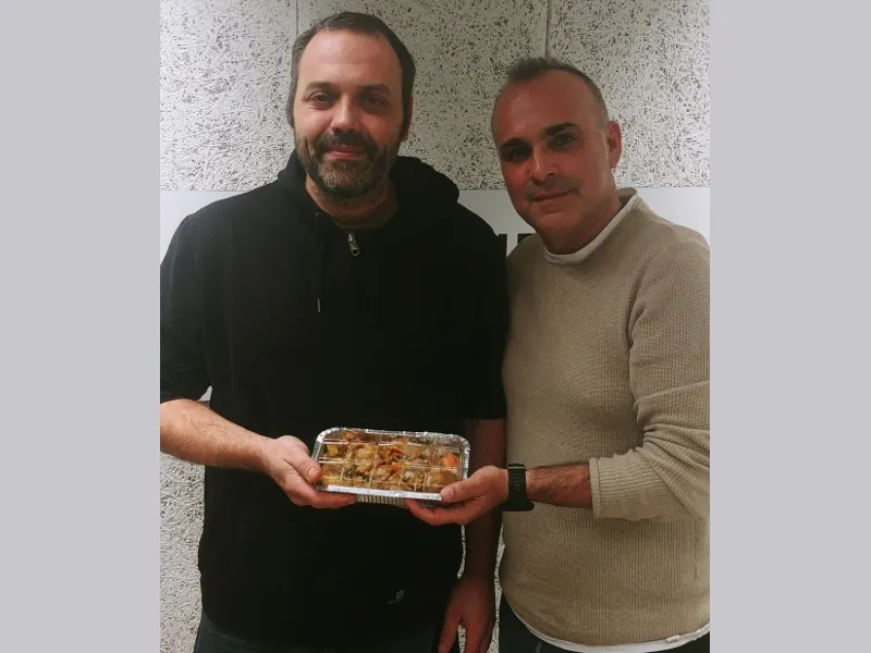 Del Mercat a la taula (de l'estudi) amb Pau Barceló, del restaurant L'Artesana amb filet de porc amb teriyaki i verdures