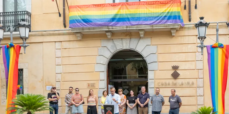 Constantí reclama inclusió i respecte pels drets dels col·lectius LGTBI+