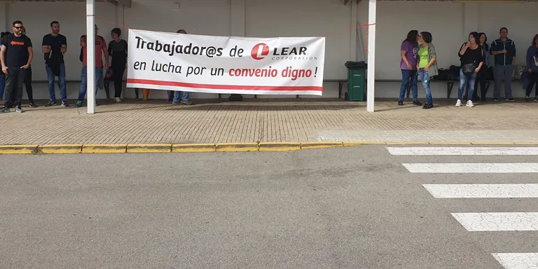 La plantilla de Lear Valls es mobilitza per exigir millores salarials