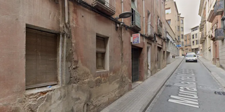 S’enfonsa una habitació d’un edifici de la Muralla del Castell