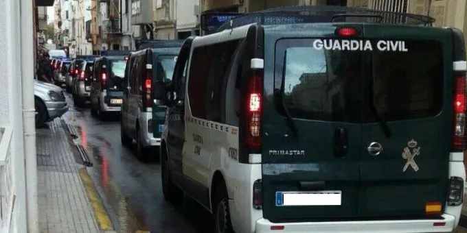Arriben 200 agents de la Guàrdia Civil a Calella, i Policia Nacional a Pineda