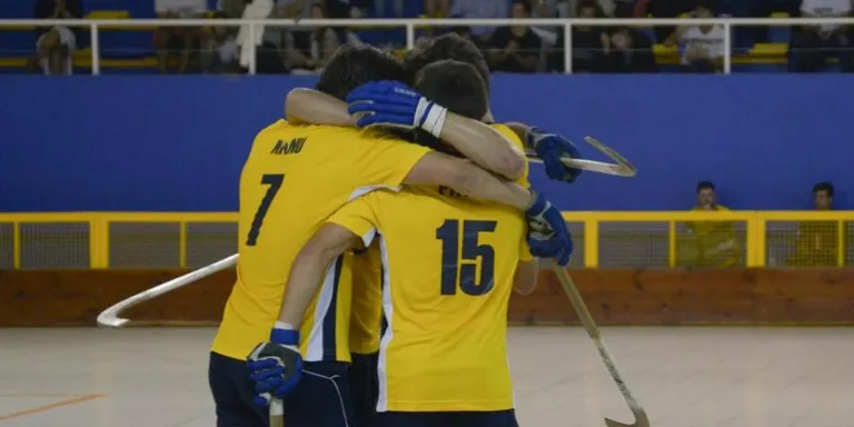 Un empat al darrer instant del partit a Bilbao ajorna el campionat de Lliga per l'hoquei