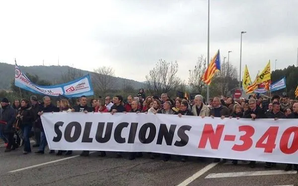 Alcaldes i transportistes afectats per l’N-340 ratifiquen la gratuïtat de l’AP-7 com a objectiu comú