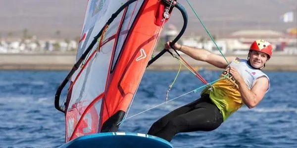 Àlex Martí assoleix el bronze en la modalitat d’IQFoil del Campionat de Catalunya de Windsurf