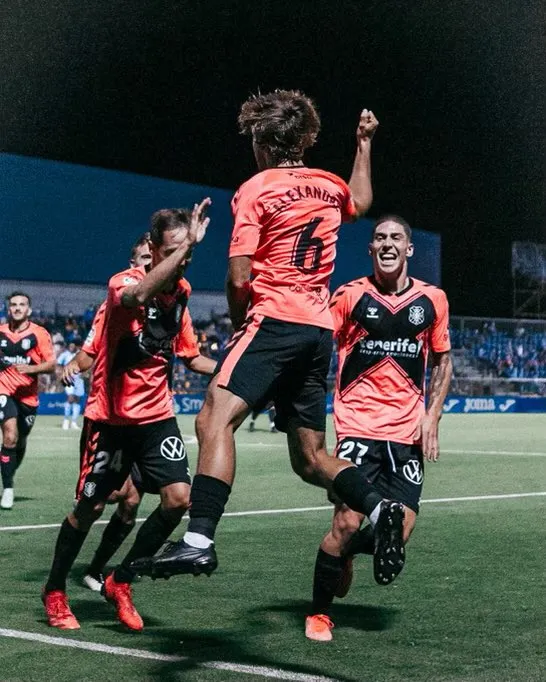 Alex Corredera trenca amb el seu gol la maledicció del Tenerife de no guanyar fora