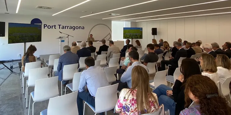 Experts en transició energètica alerten del retard en la implantació de les renovables a Catalunya