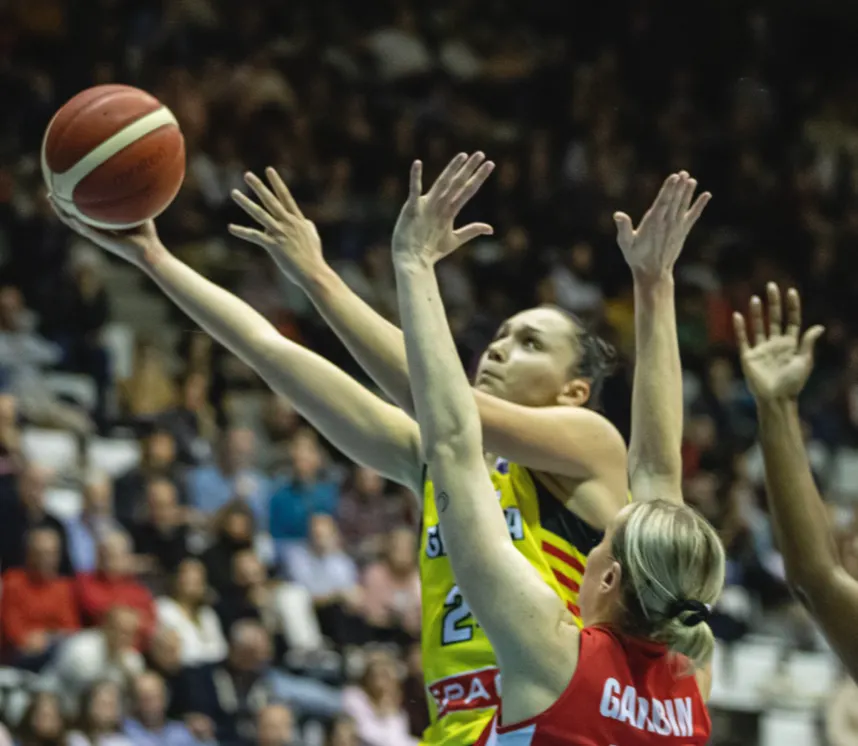 L’Uni Girona cau davant el DVTK