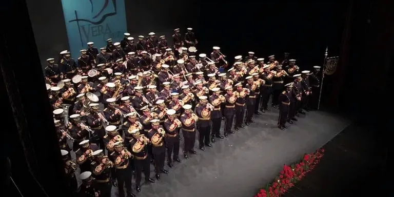 El director de la banda de la Vera-Cruz muestra en COPE Utrera su alegría por el Mostachón de Oro