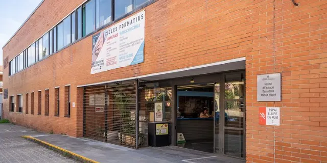 Educació invertirà més de 520.000 euros en nous tancaments de finestres a l’institut Manolo Hugué