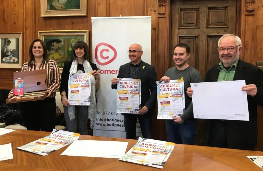 55 establiments exposaran les obres dels 27 artístes vallencs a la campanya “Abril Mes Cultural”