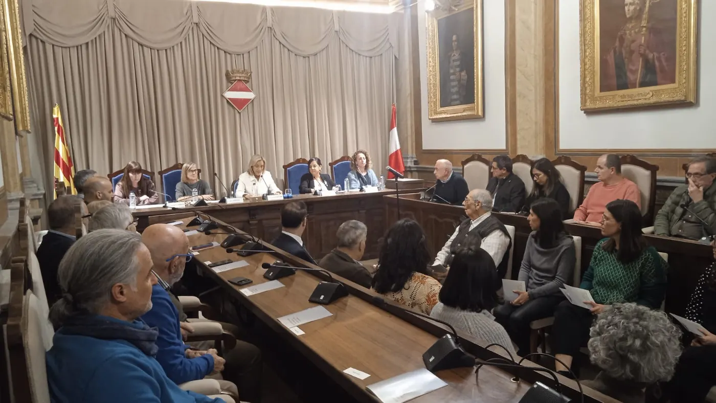 Valls lliura la Medalla i els Títols de Reconeixement a la Ciutat