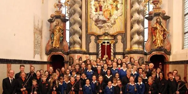 La coral de Joves Cantors de la Federació Catalana de Pueri Cantores cantarà per la pau aquest dijous a la plaça de l’Església