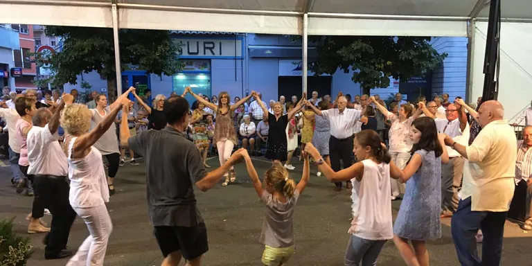 Nou curset a la Seu per aprendre a ballar sardanes