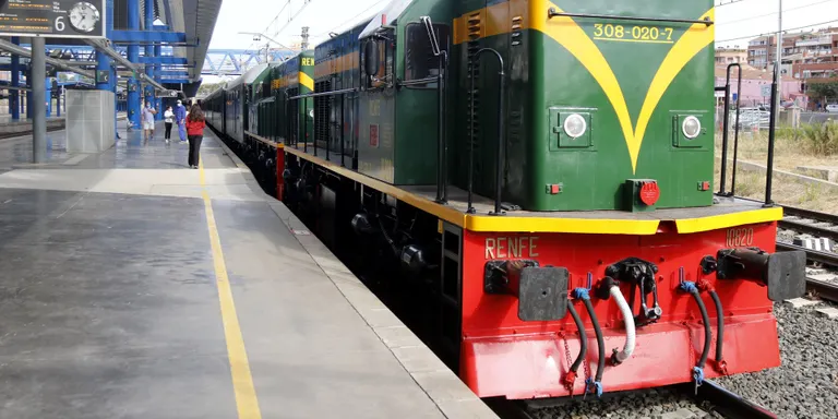 El Tren dels Llacs arrenca finalment la temporada amb menys viatges i amb la mirada posada en el turista local